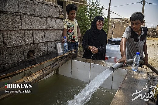 آبرسانی تانکرهای ارتش به روستاهای دشت آزادگان اهواز